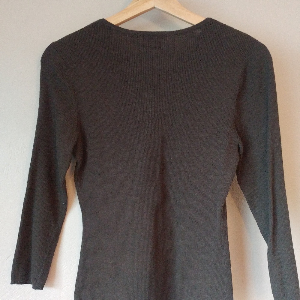 đRibbed Button-Up Tee - Picture 3 of 6